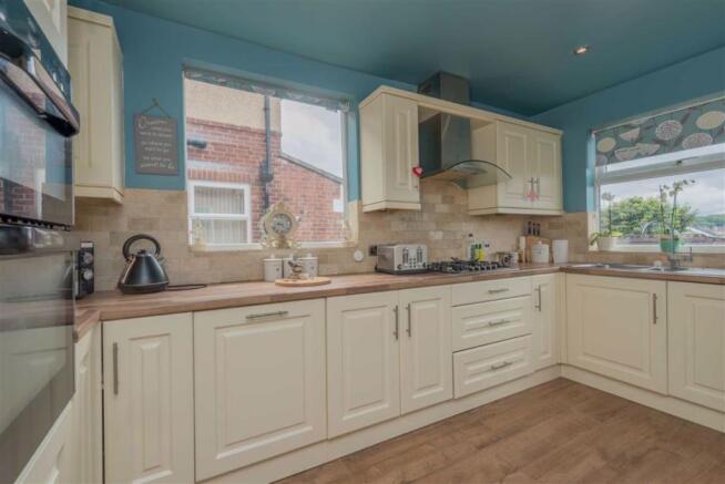 Kitchen: