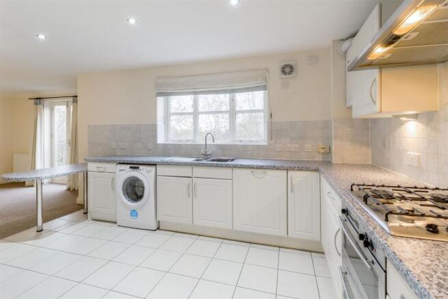 Darwin Close-Kitchen2