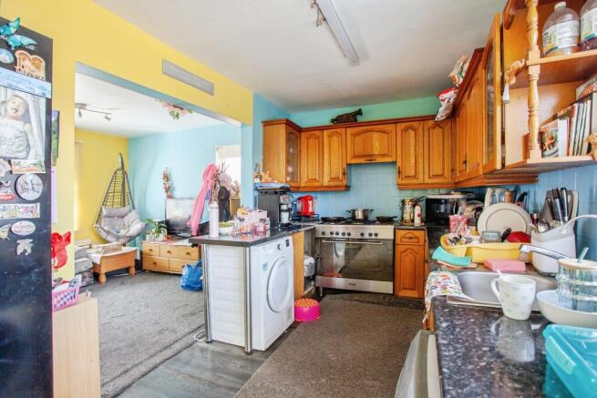 3 bed Semi-Detached for sale Image 4