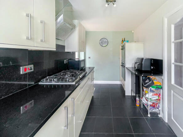 3 bed Detached for sale Image 6