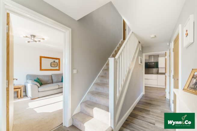 5 bed Detached for sale Image 5