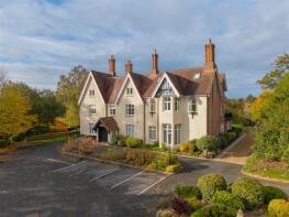 2, The Hayes, Warwick Road, Warwick CV35 7QU