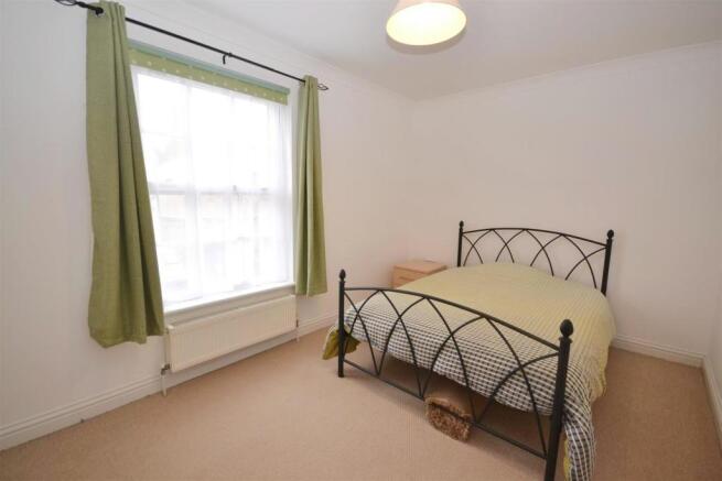 Bed2.jpg
