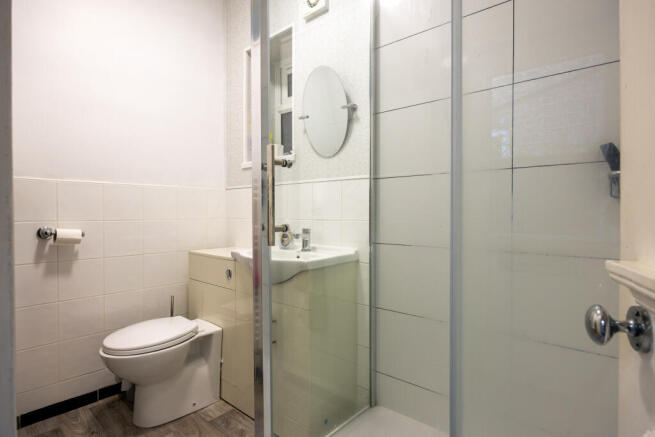 5 bed Town House for sale Image 9