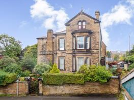 19e, Park Drive, Huddersfield HD1 4EB