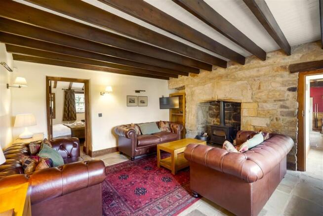 5 bed Detached for sale Image 6