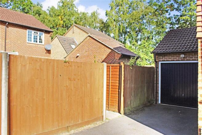 Garage & Parking
