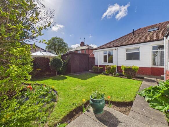 2 bed Semi-Detached Bungalow for sale Image 11