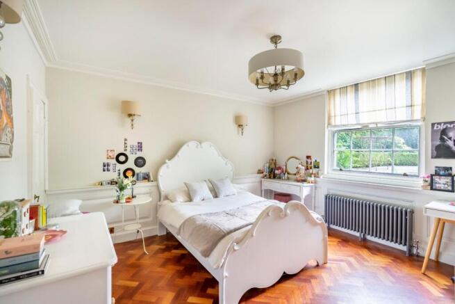 4 bed Terraced for sale Image 11
