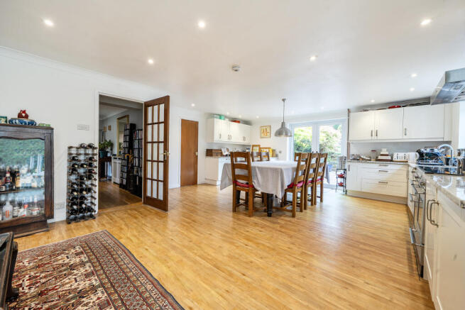 Kitchen / Breakfast. / Dining Room