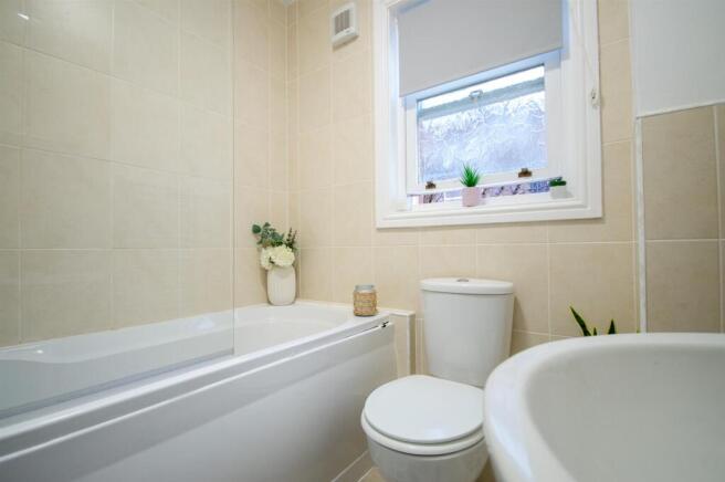1 bed Apartment to rent Image 6