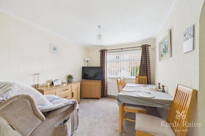 Addingham Gardens, Leeds, West Yorkshire, LS12 photo 4