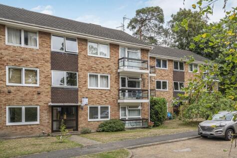 Hillbrook Gardens, Weybridge, Surrey, KT13