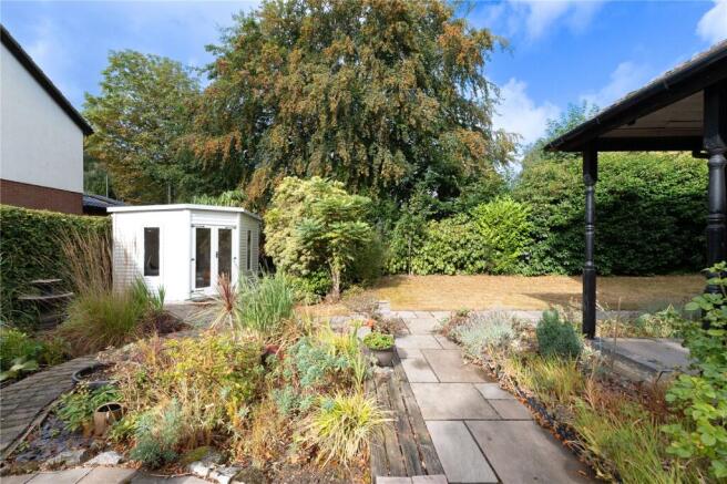 2 bed Apartment for sale Image 11