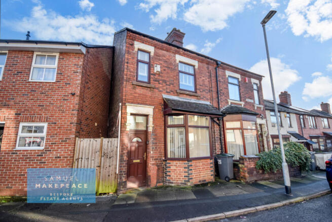 Gorgeous Three Bedroom Semi-Detached Property wit