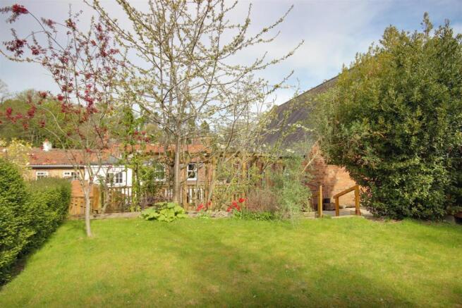 4 bed Semi-Detached for sale Image 12