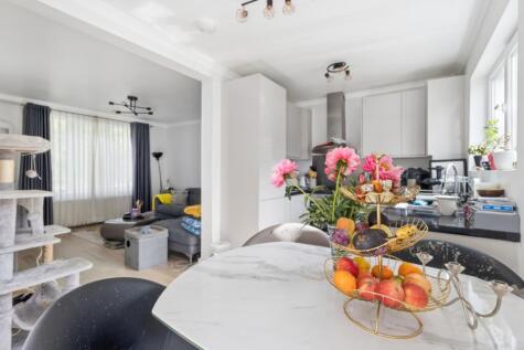Chilwell Gardens, South Oxhey, Watford, WD19