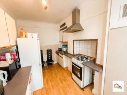 67, Frinton Mews, Gants Hill, Ilford IG2 6JD