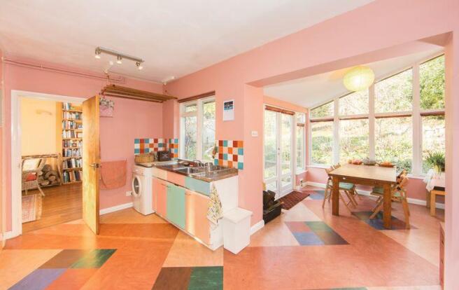 Kitchen/Dining...