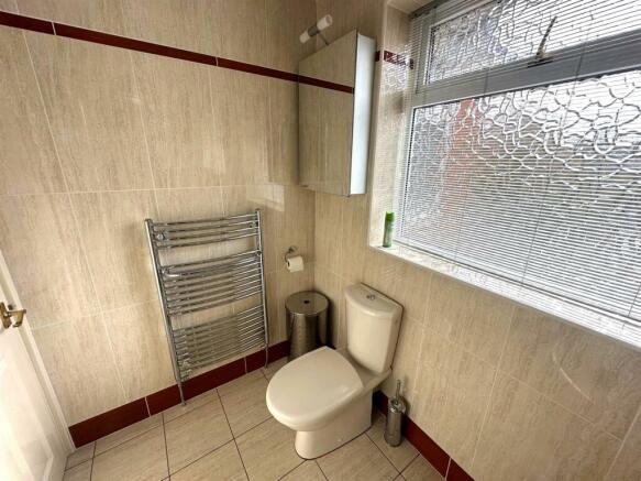 shower room 1.jpg
