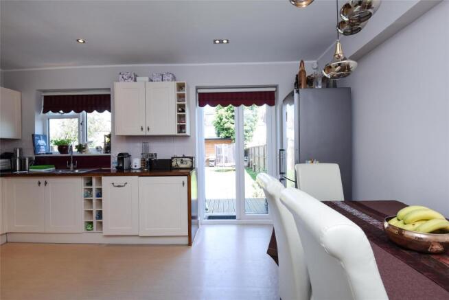 Kitchen / Dining Area