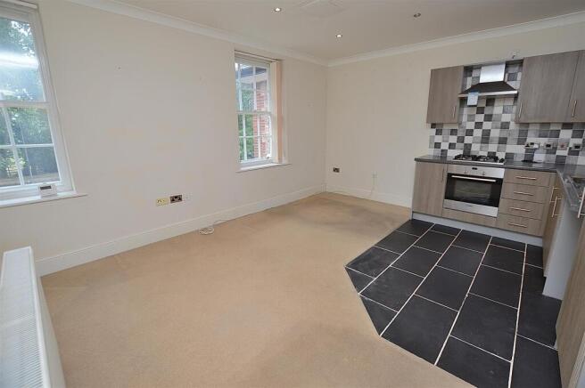 5 Stafford Vere Court, The Broadway, Woodhall Spa photo 3