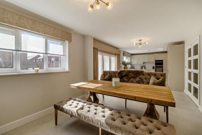 4 bed Detached for sale Image 5