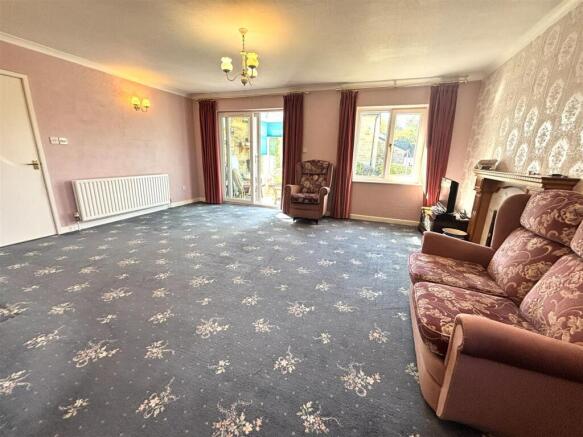 3 bed Detached Bungalow for sale Image 12