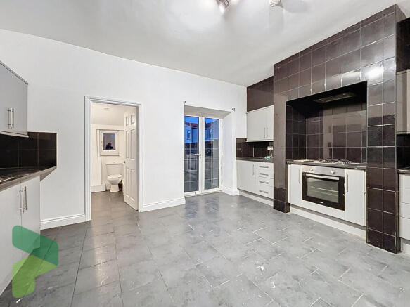 Fitted Dining Kit...