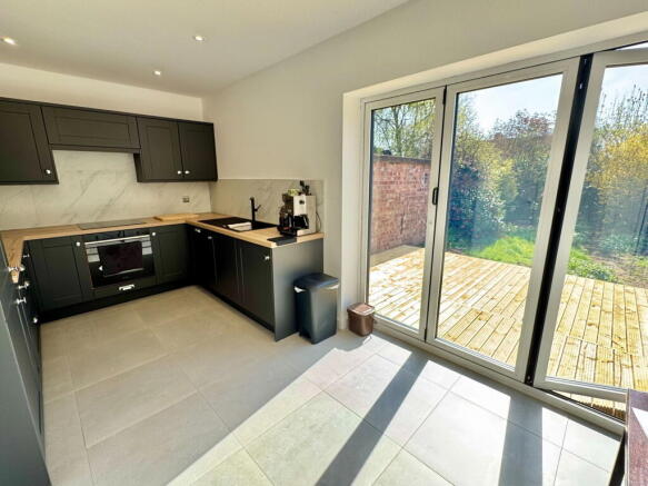 3 bed Semi-Detached for sale Image 6