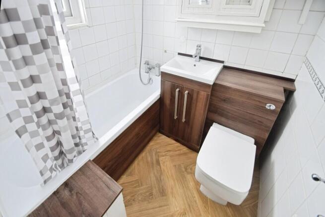 3 bed Semi-Detached for sale Image 10