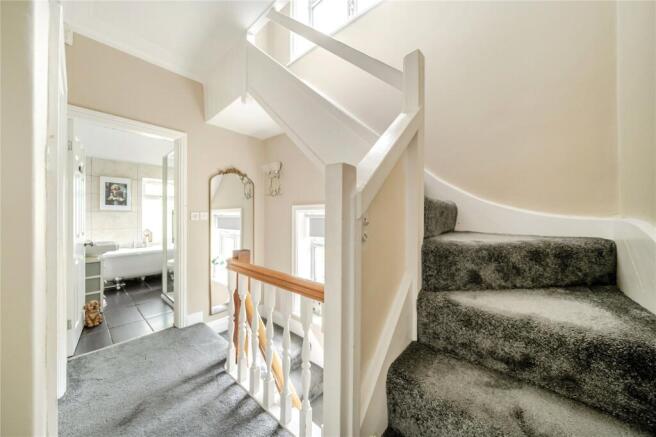 4 bed Semi-Detached for sale Image 8