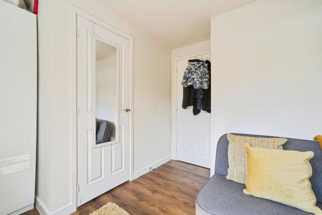 2 bed Semi-Detached for sale Image 11