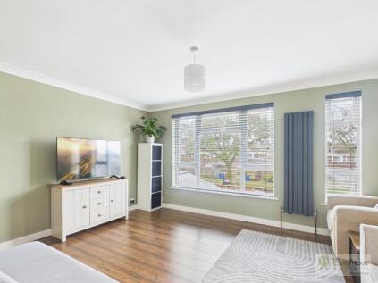 Warren Close, Brandon