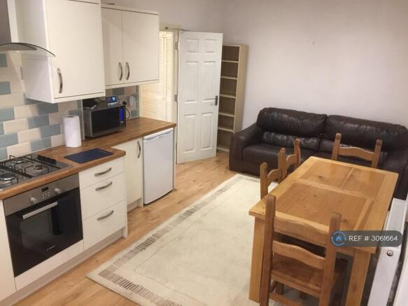 Kitchen Lounge 