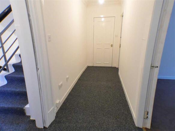 Entrance Hallway (3)