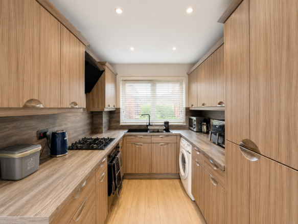 3 bed Semi-Detached for sale Image 5