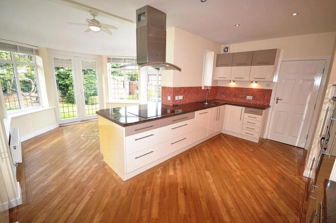 Living Kitchen / Din