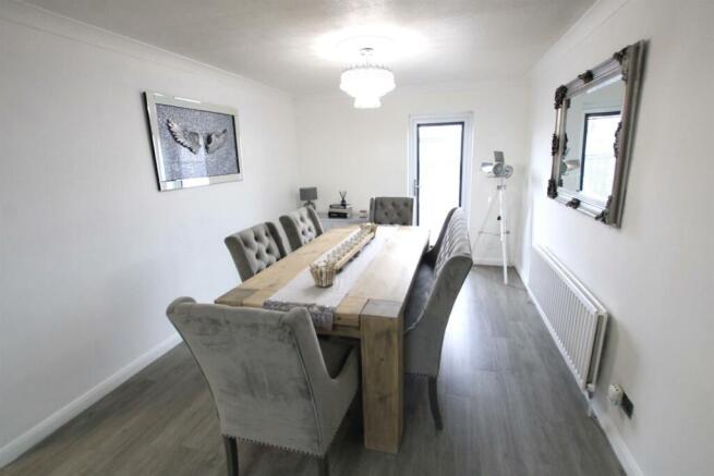 Lounge/Dining Room