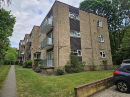 Flat 8, 119 Highgate Court, Highgate Lane, Farnborough GU14 8AA
