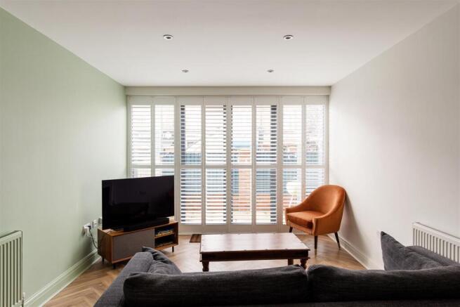 Leytonstone High Road, E11