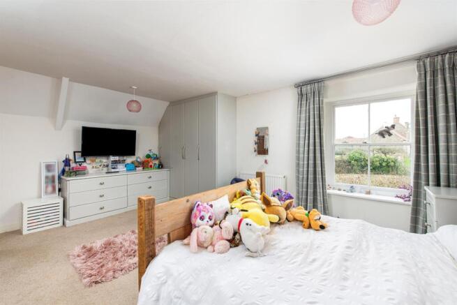 Bedroom2_2.jpg