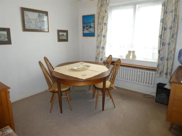 dining room.JPG