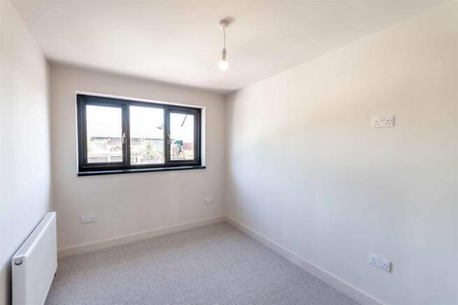 4 bed Detached for sale Image 9