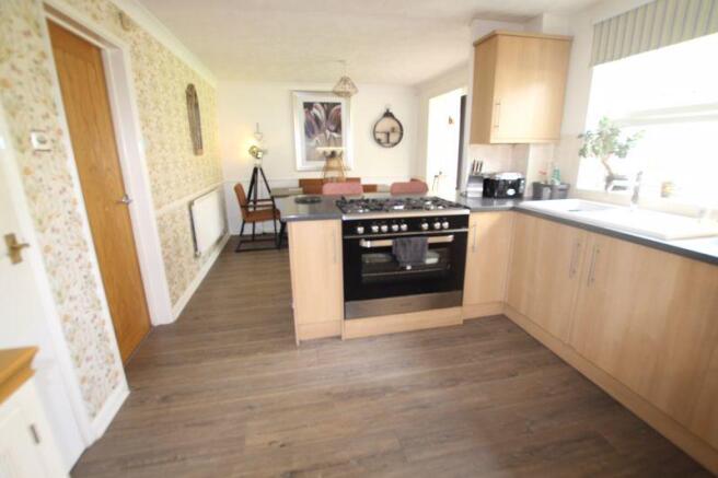 Kitchen/dining...