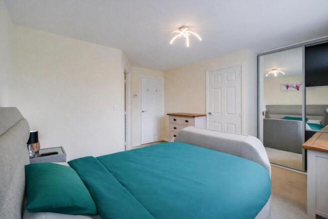 4 bed Detached for sale Image 10