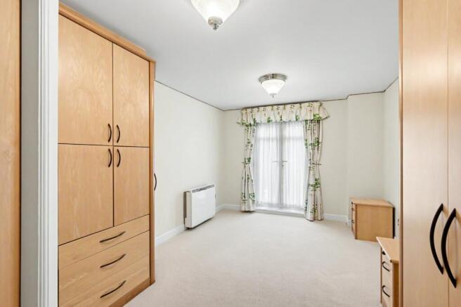 2 bed Flat for sale Image 6