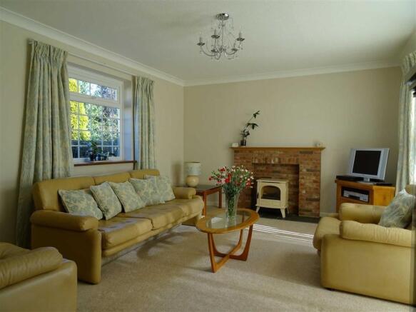 SITTING ROOM:
