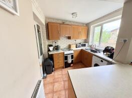 15, Shrublands Avenue, Oldbury B68 0PP