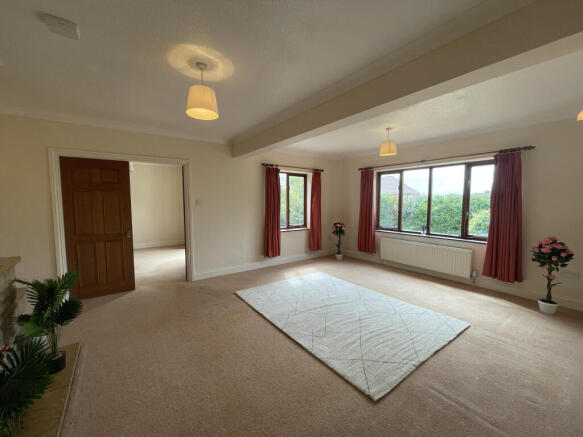 Double aspect sitting room